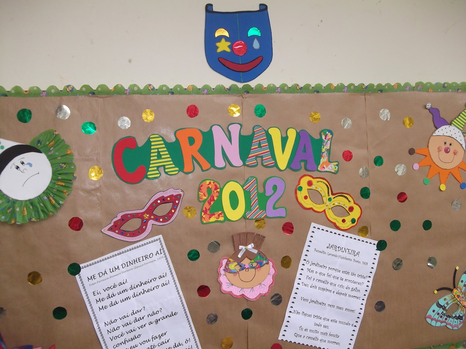 Painel de carnaval na escola para educação infantil