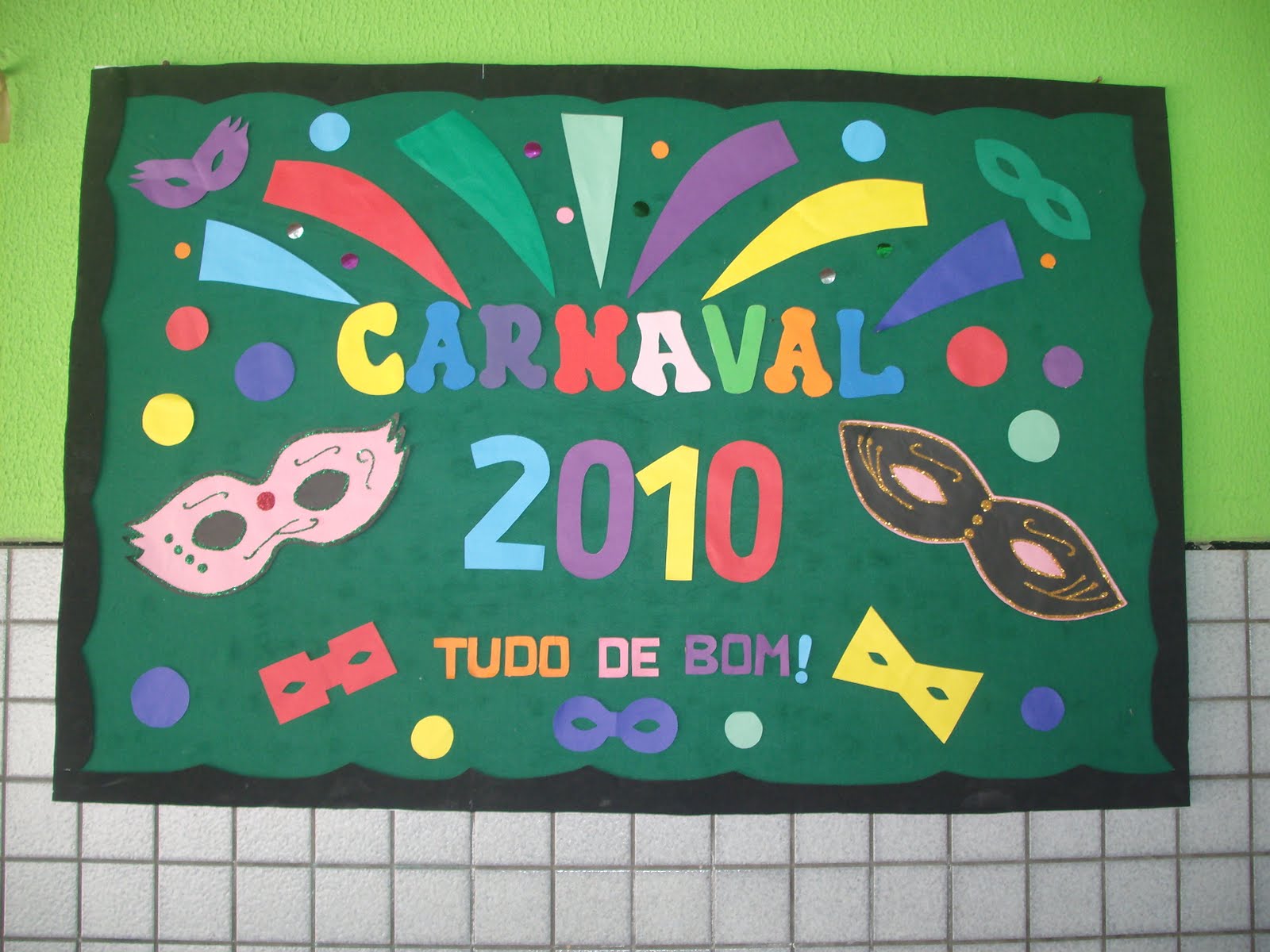 Painel de carnaval na escola para educação infantil