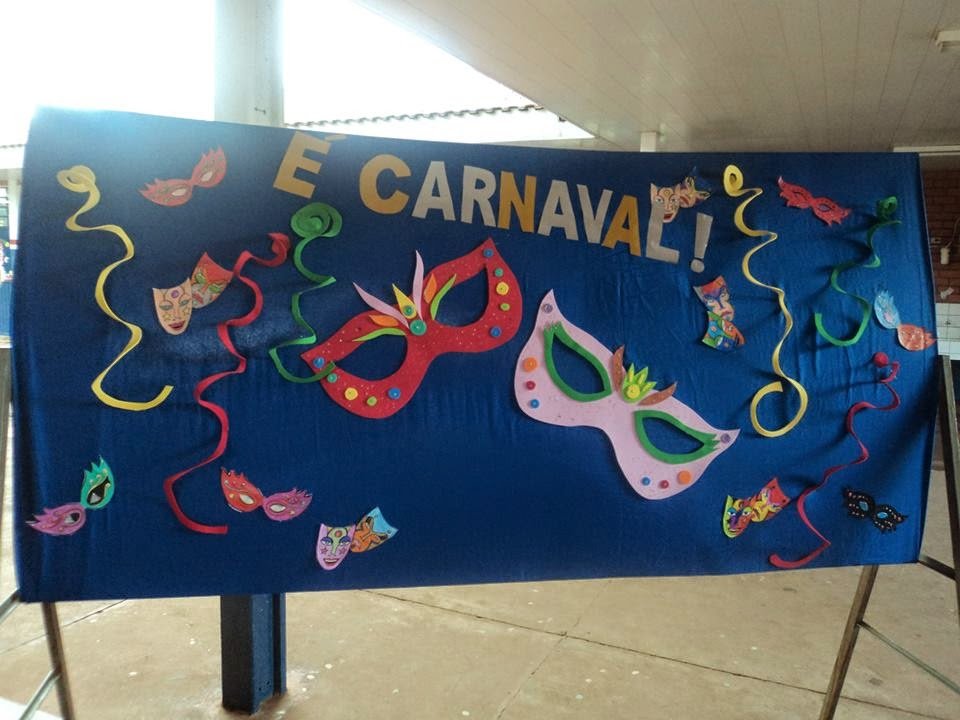 Painel de carnaval na escola para educação infantil