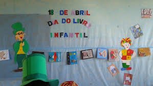 Painel Dia do Livro Infantil em EVA com moldes - Cartaz e Mural Painel Dia do Livro Infantil em EVA com moldes - Cartaz e Mural