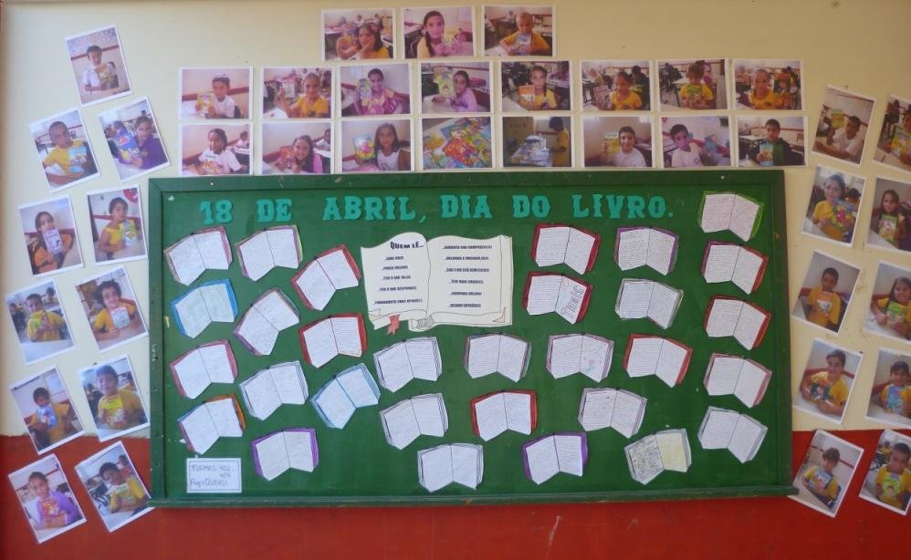 Painel Dia do Livro Infantil em EVA