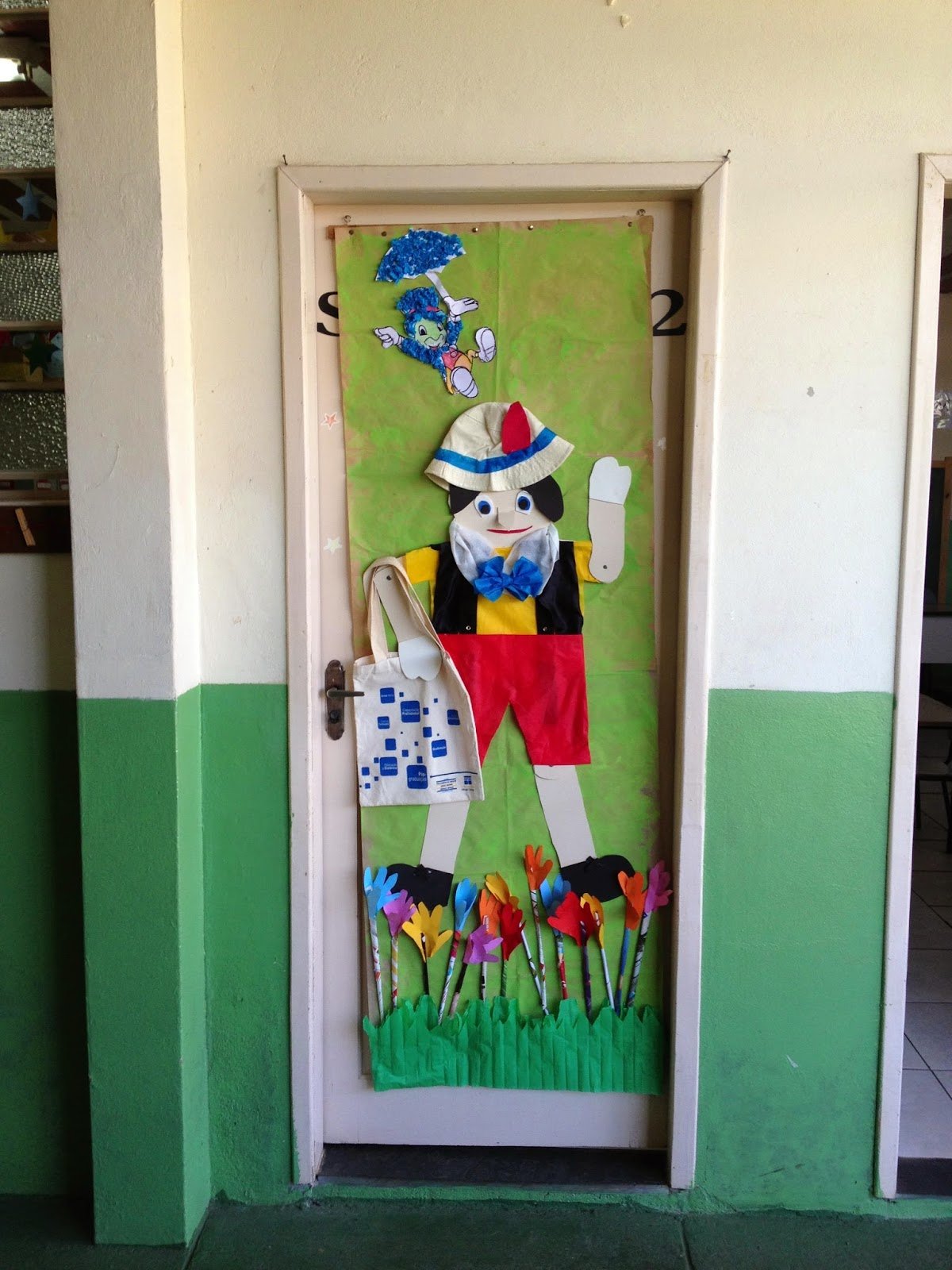 Porta decorada Meio Ambiente em EVA para escola