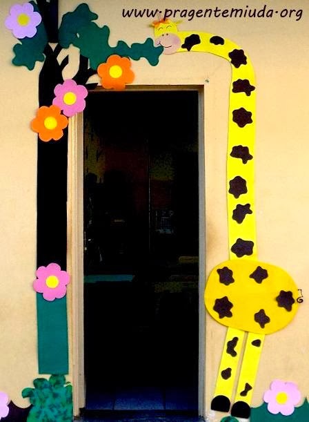 Porta decorada Meio Ambiente em EVA para escola