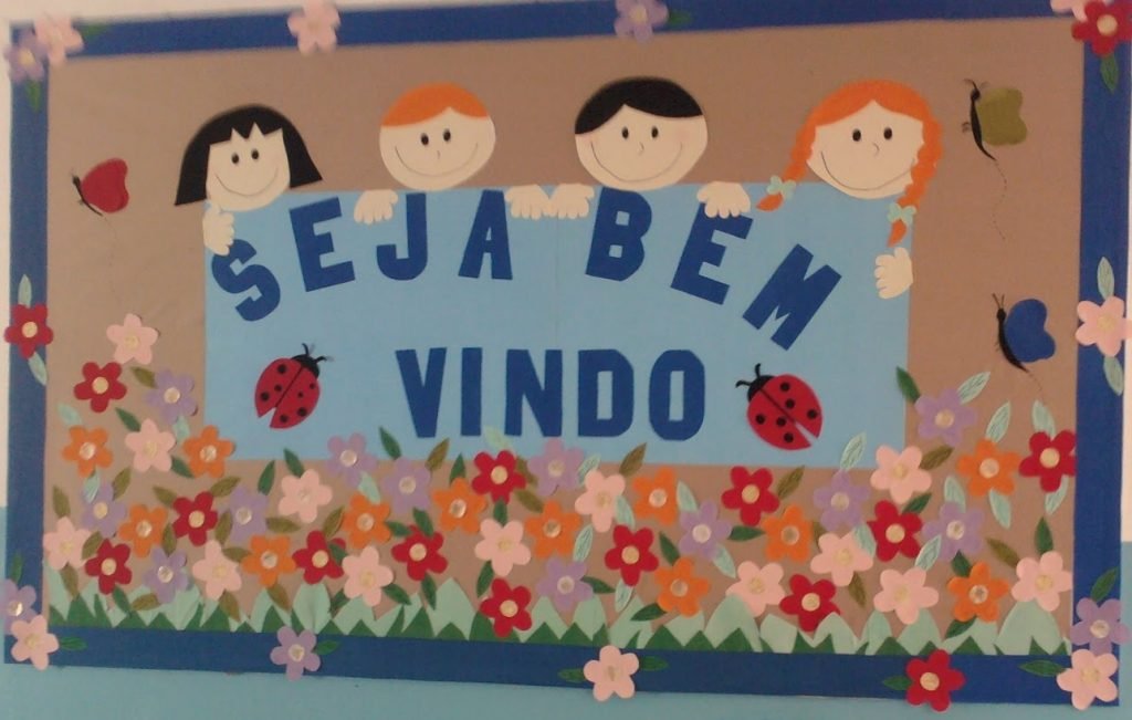 Ideias de painel de bem vindos para escola em EVA